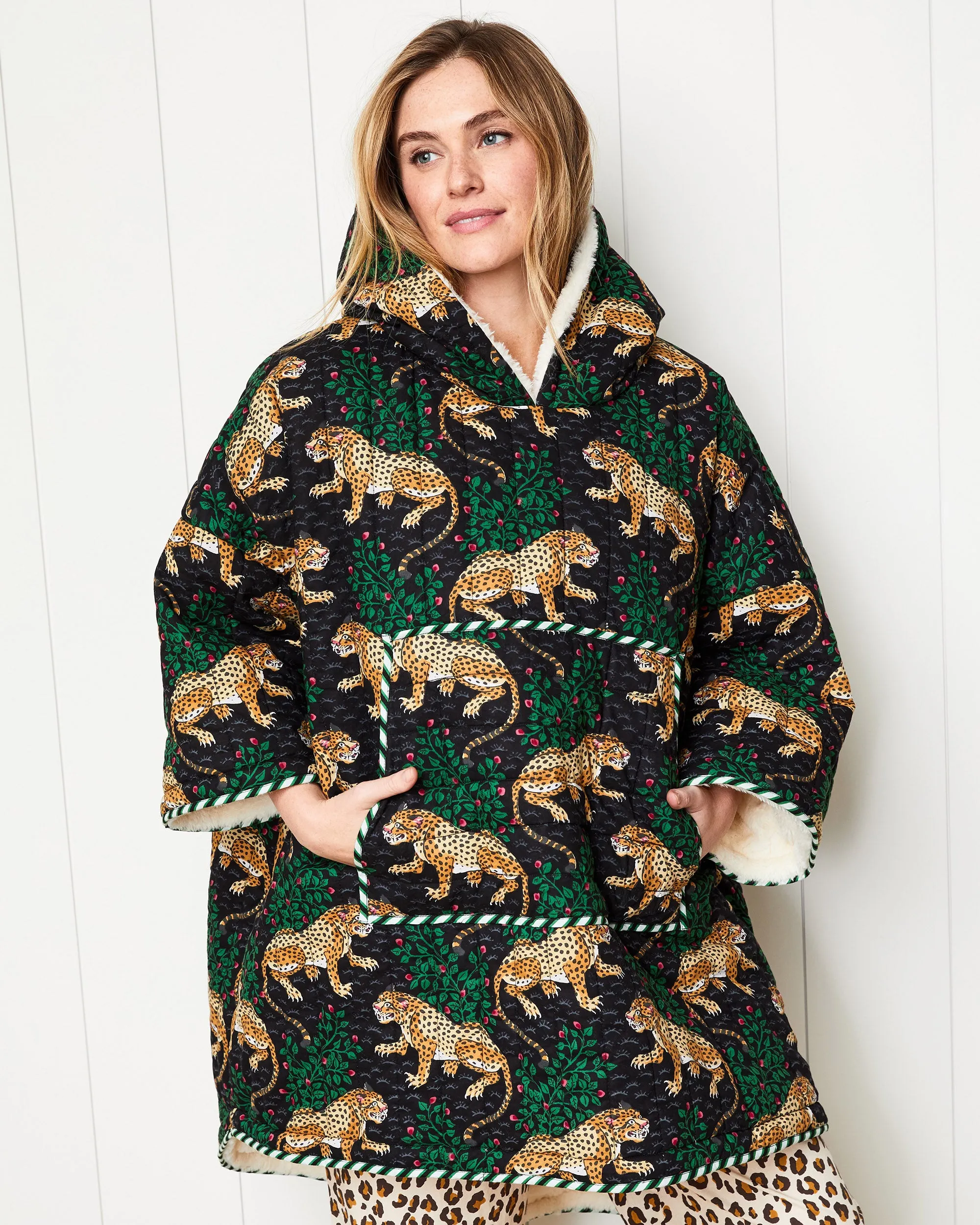 Bagheera - Quilted Sherpa Poncho - Ink