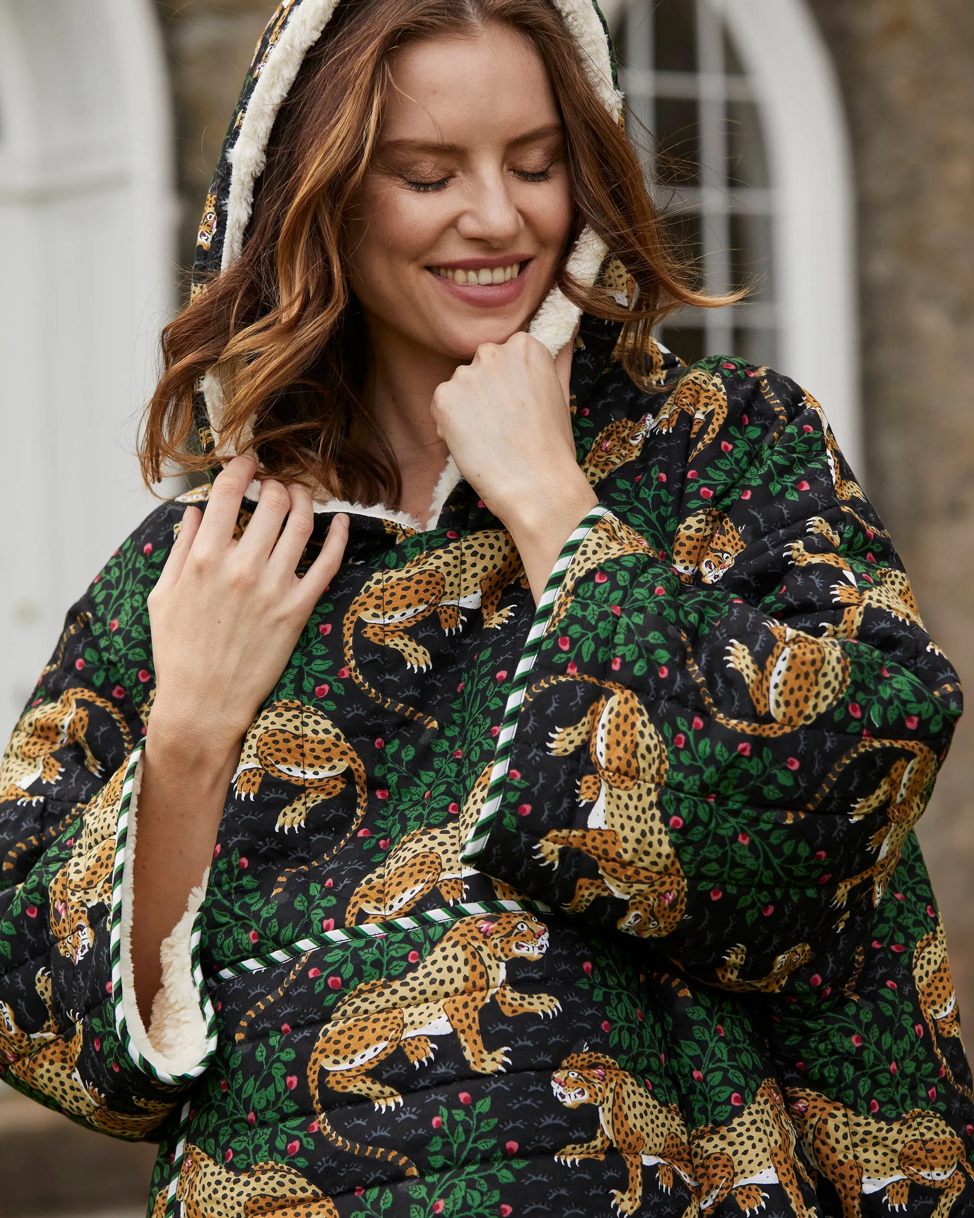 Bagheera - Quilted Sherpa Poncho - Ink