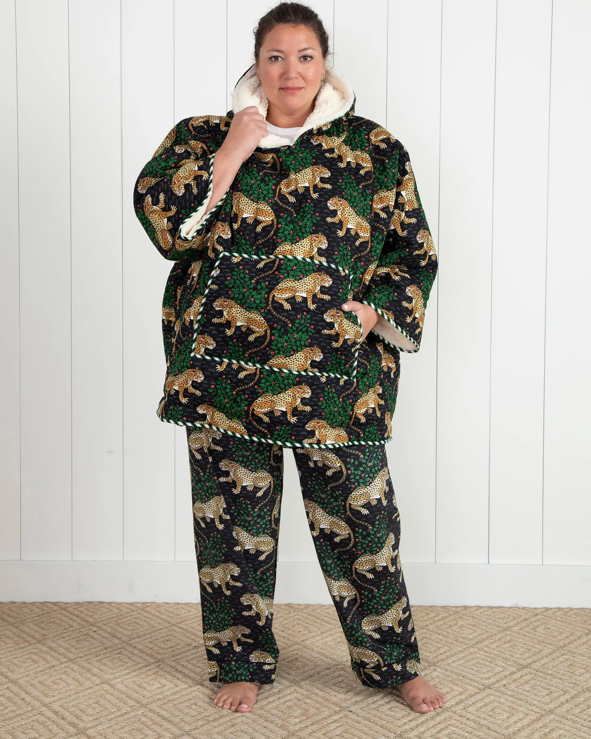 Bagheera - Quilted Sherpa Poncho - Ink