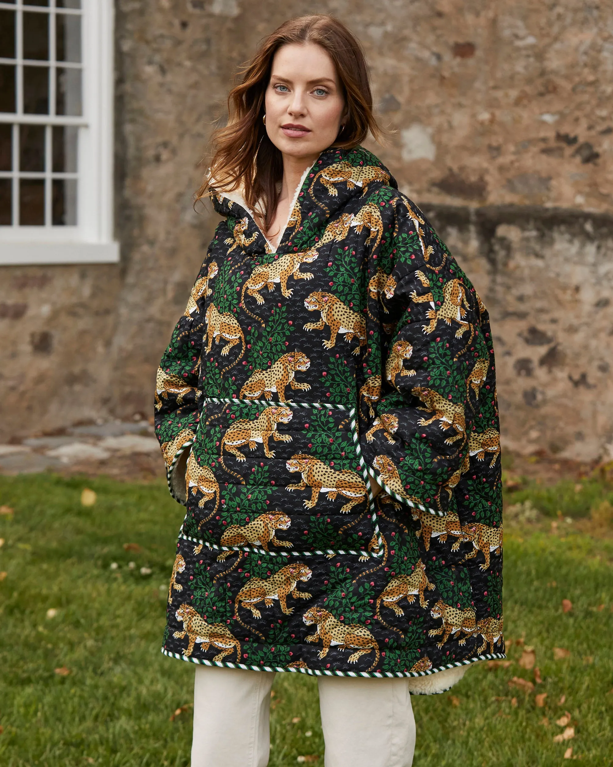 Bagheera - Quilted Sherpa Poncho - Ink