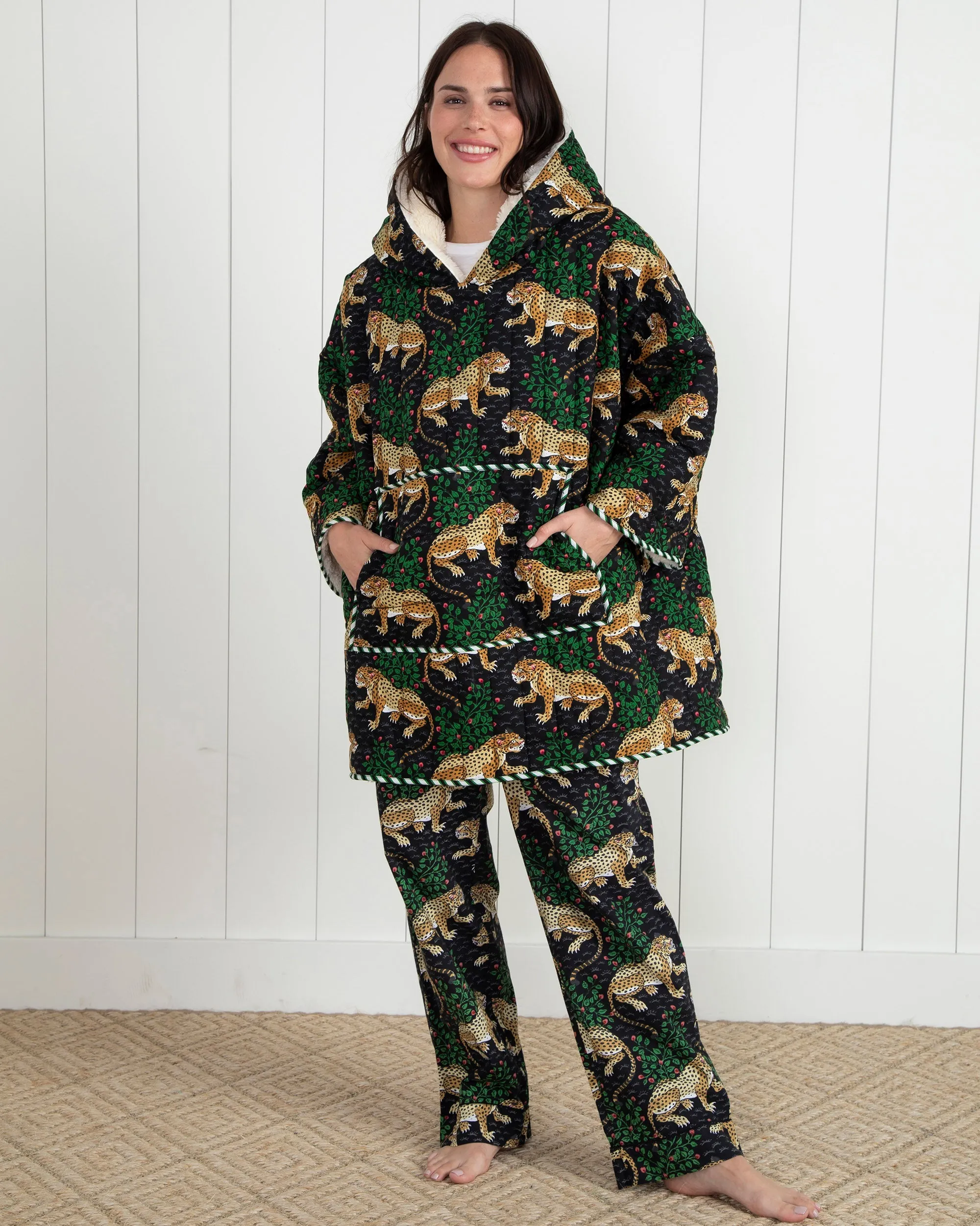 Bagheera - Quilted Sherpa Poncho - Ink