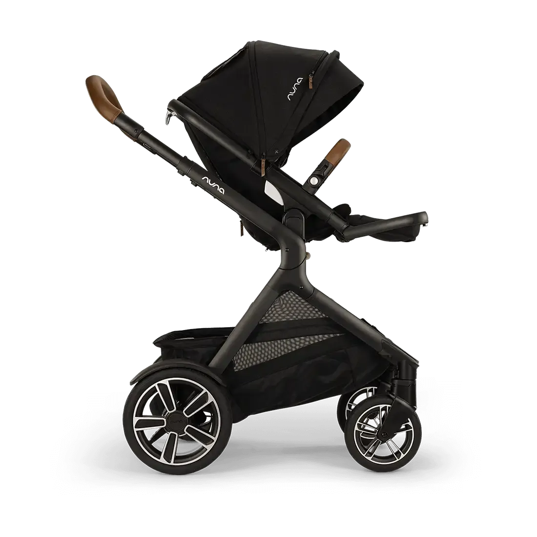 Demi Next   Pipa Aire RX Travel System by Nuna