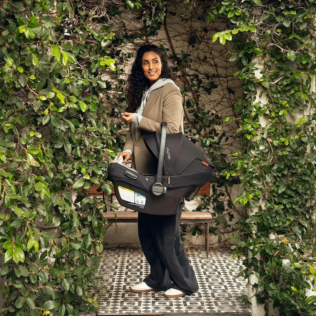 Demi Next   Pipa Aire RX Travel System by Nuna