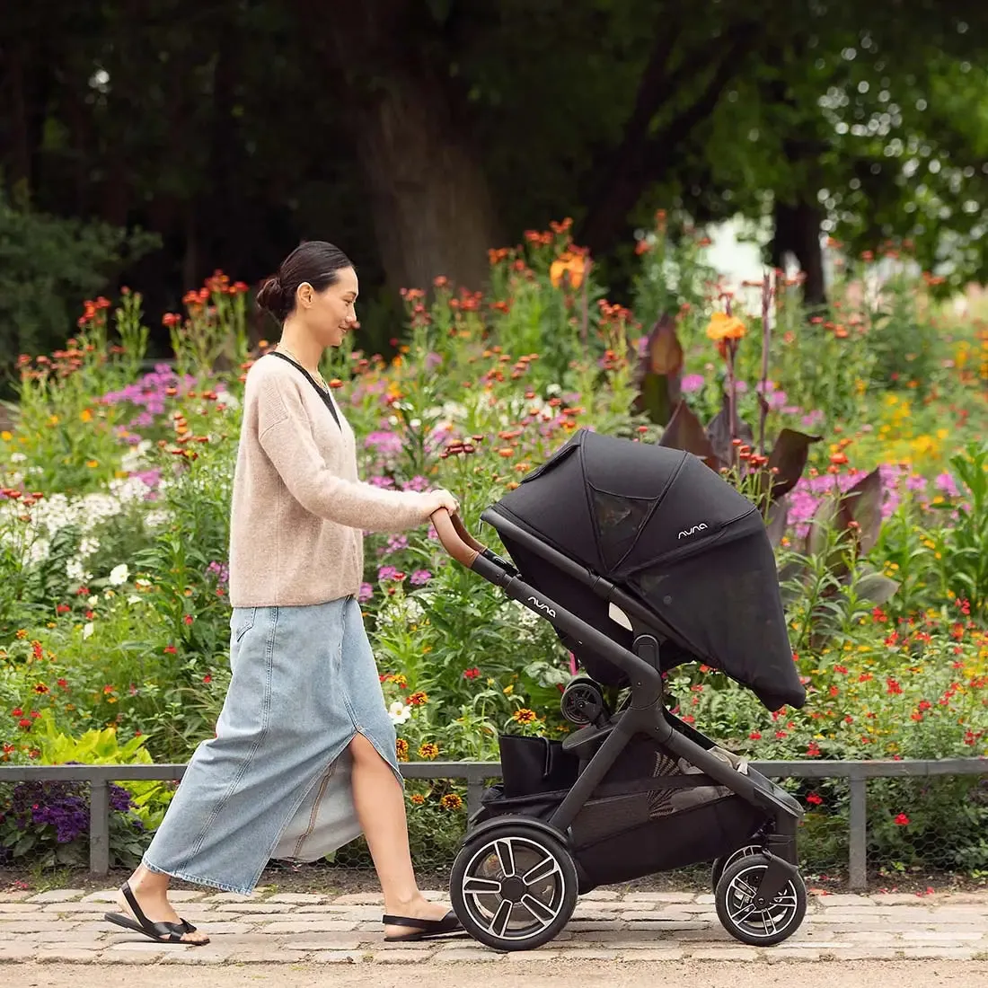 Demi Next   Pipa Aire RX Travel System by Nuna