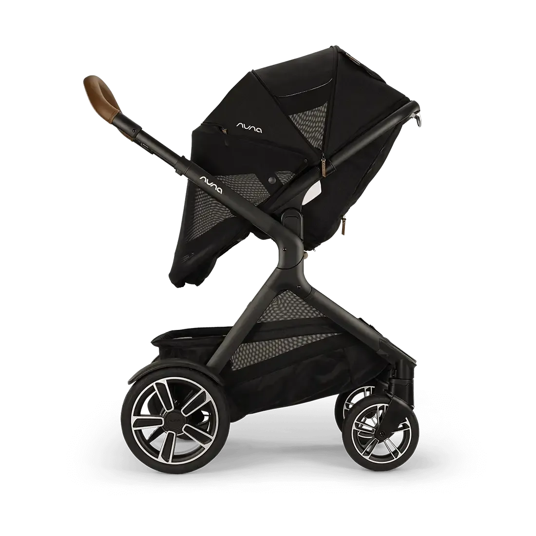 Demi Next   Pipa Aire RX Travel System by Nuna