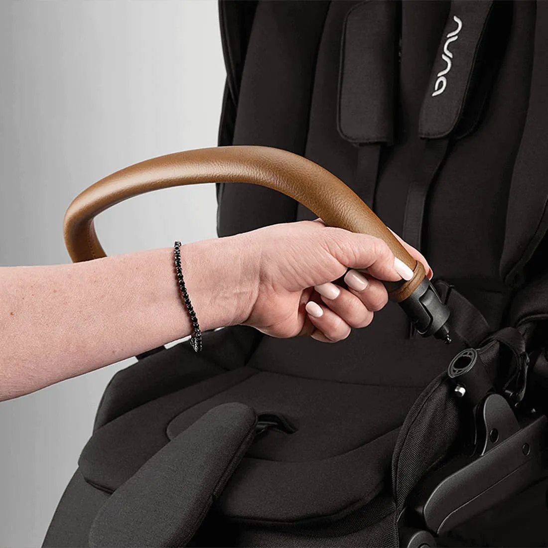 PIPA urbn   Swiv Travel System by Nuna