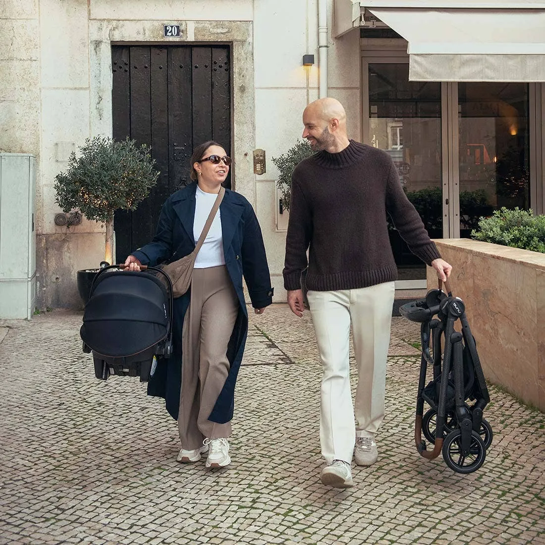 PIPA urbn   Swiv Travel System by Nuna